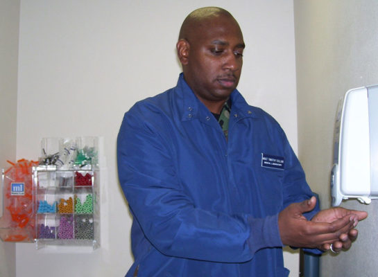 Reasons To Invest In Hand Sanitisers In The Workplace | Bidvest Steiner